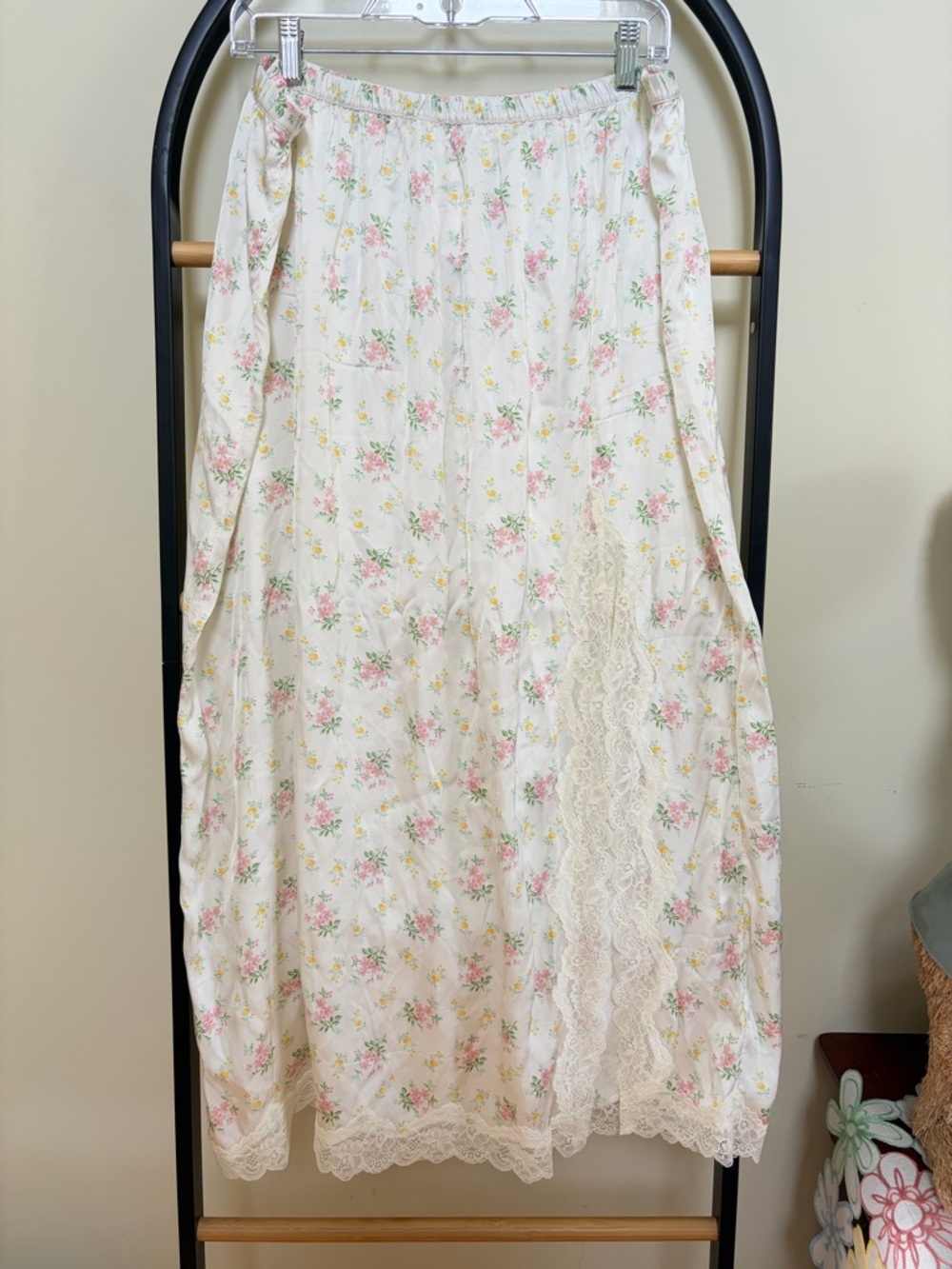 Aerie Floral Cream Satin lace trim Maxi viscose skirt XL - Picture 5 of 11